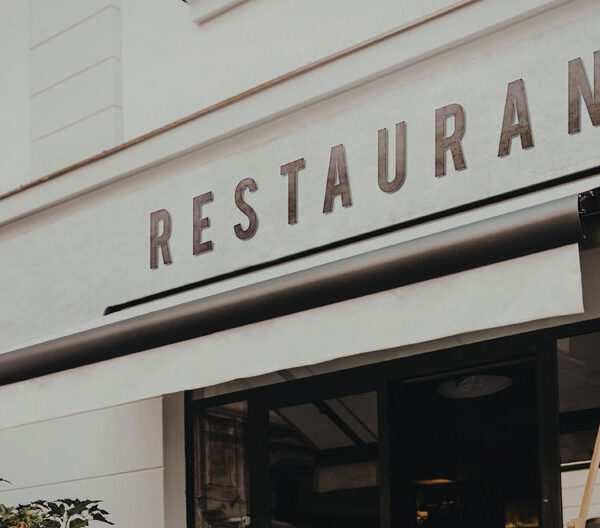 enseigne de restaurant.jpg